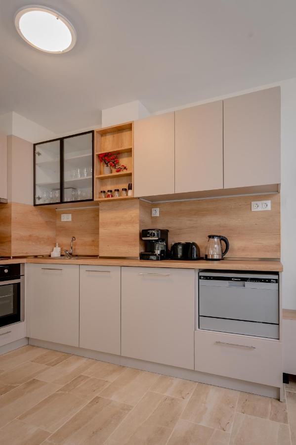 Apartemen Chic 2bd Flat With Modern Furniture On Aldomirovska By Flat Mаnager Sofia