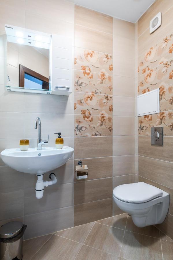 Chic 2bd Flat With Modern Furniture On Aldomirovska By Flat Mаnager Apartemen *