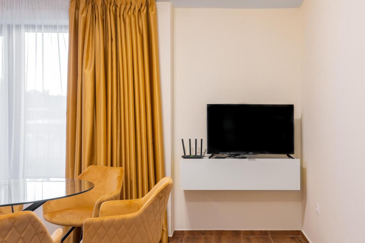 Chic 2bd Flat With Modern Furniture On Aldomirovska By Flat Mаnager