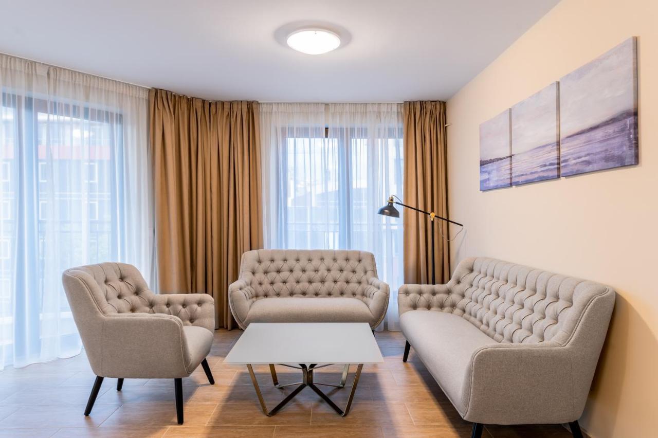 Apartemen Chic 2bd Flat With Modern Furniture On Aldomirovska By Flat Mаnager *